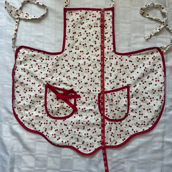 Jessie Steele Cherry Pattern Retro Skirted Bib Apron - Picture 5 of 10
